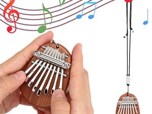 Emoin Mini Thumb Piano ، بيانو إصبع من الخشب الصلب 8 مفاتيح ، بيانو موسيقي محمول مع حبل ، هدية عيد الميلاد هدية عيد الحب للأطفال البالغين والمبتدئين